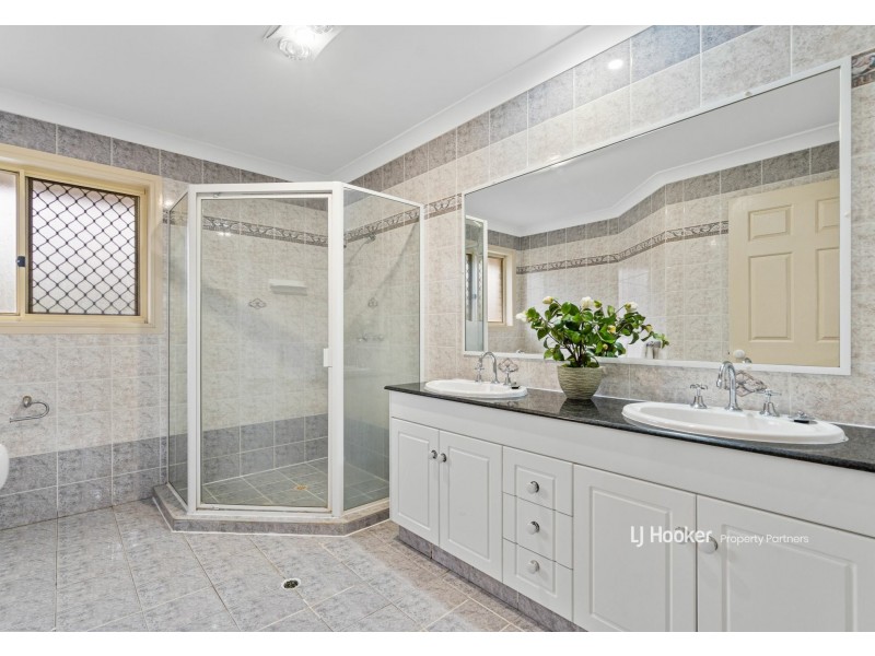 11 Rakumba Close, Eight Mile Plains QLD 4113