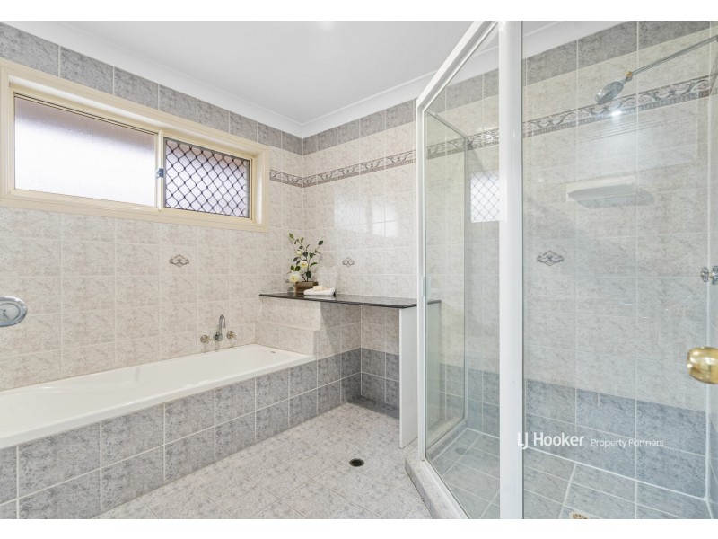 11 Rakumba Close, Eight Mile Plains QLD 4113