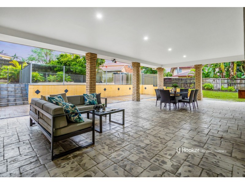 11 Rakumba Close, Eight Mile Plains QLD 4113