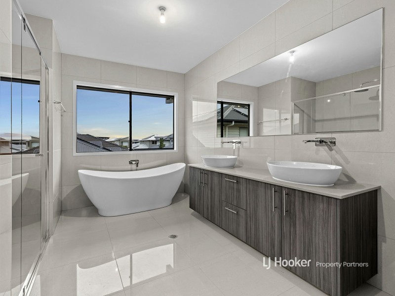 122 Quay Circuit, Newport QLD 4020
