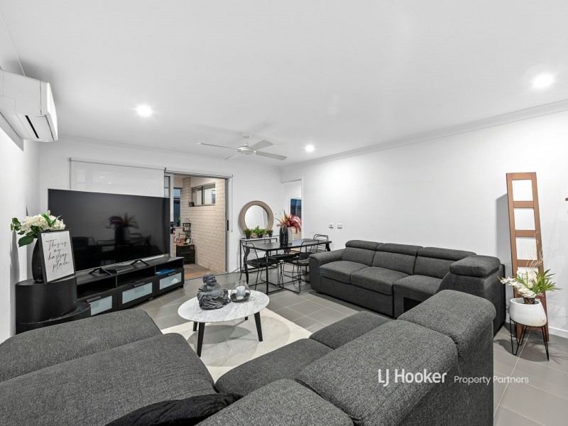 16 Brunner Drive, Park Ridge QLD 4125