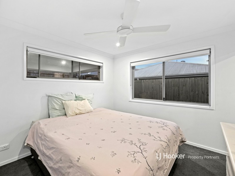 16 Brunner Drive, Park Ridge QLD 4125