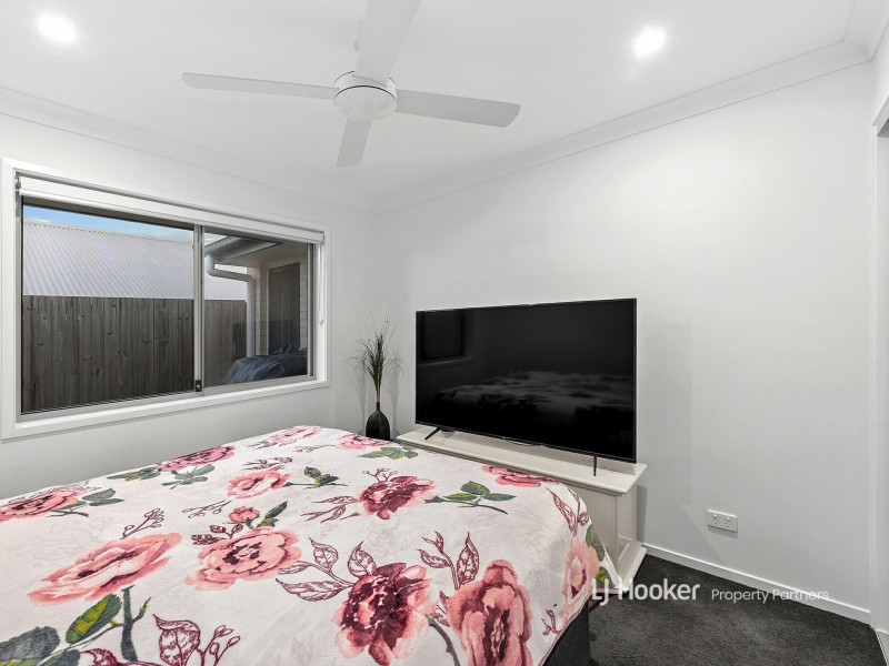 16 Brunner Drive, Park Ridge QLD 4125
