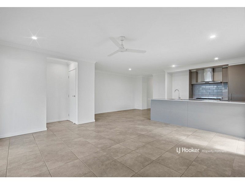 5 Arravanda Crescent, Pallara QLD 4110