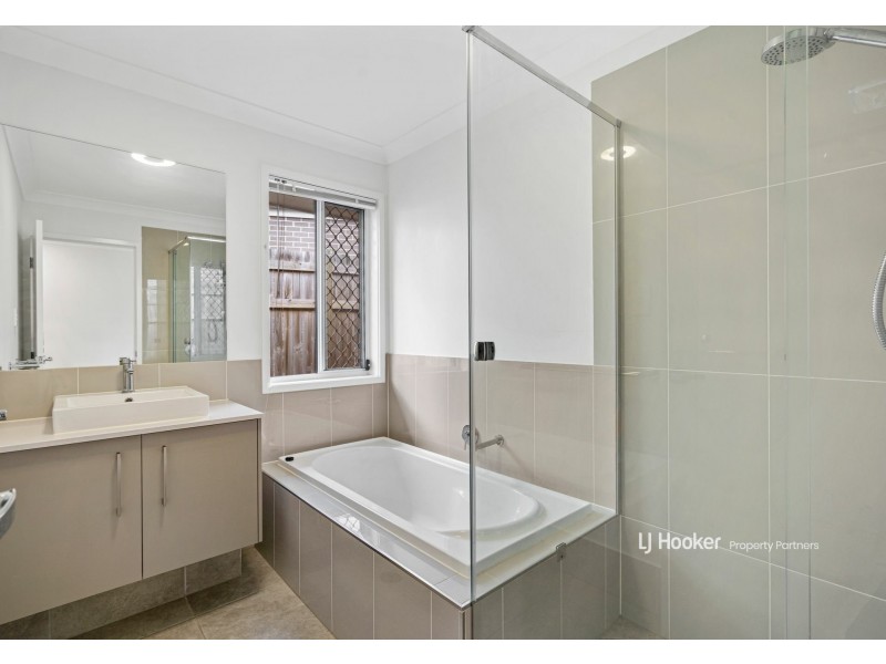 5 Arravanda Crescent, Pallara QLD 4110