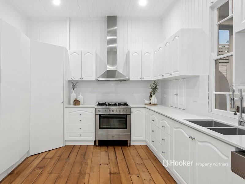 10 Dansie Street, Greenslopes QLD 4120