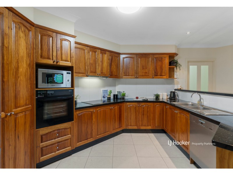 63 Dandelion Street, Eight Mile Plains QLD 4113