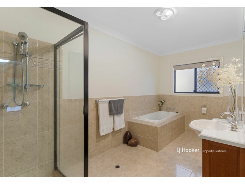 63 Dandelion Street, Eight Mile Plains QLD 4113