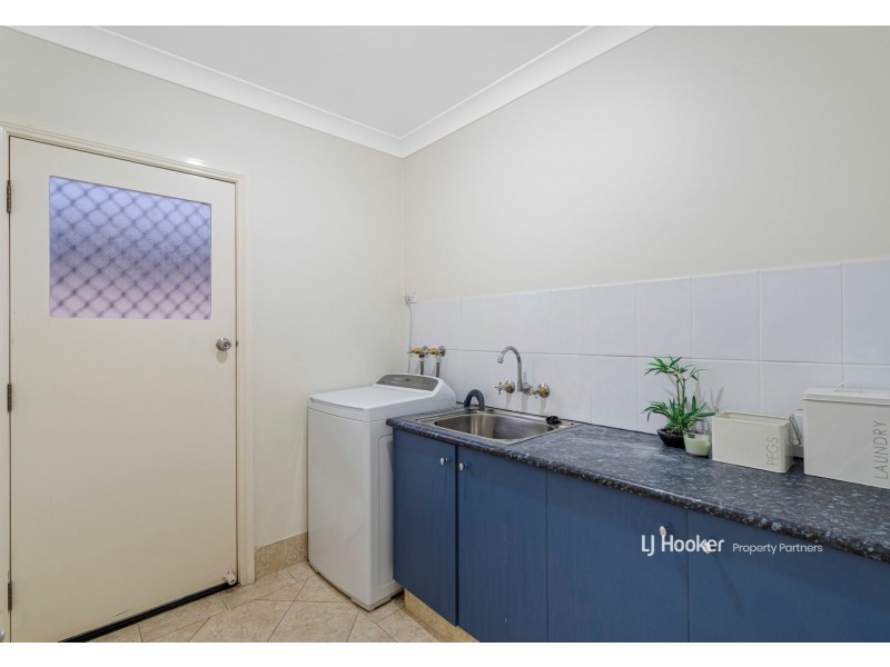 63 Dandelion Street, Eight Mile Plains QLD 4113