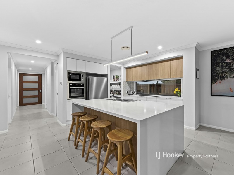 34 Macadamia Circuit, Park Ridge QLD 4125