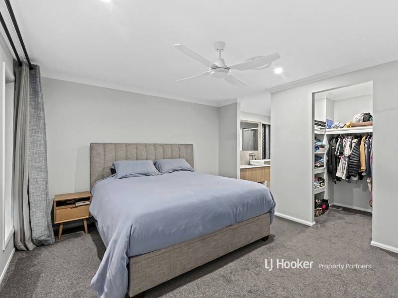 34 Macadamia Circuit, Park Ridge QLD 4125