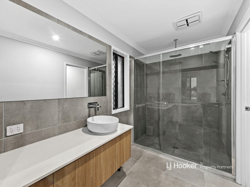 34 Macadamia Circuit, Park Ridge QLD 4125