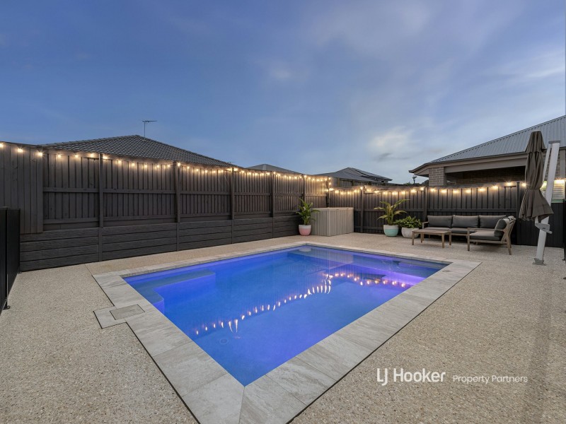 34 Macadamia Circuit, Park Ridge QLD 4125