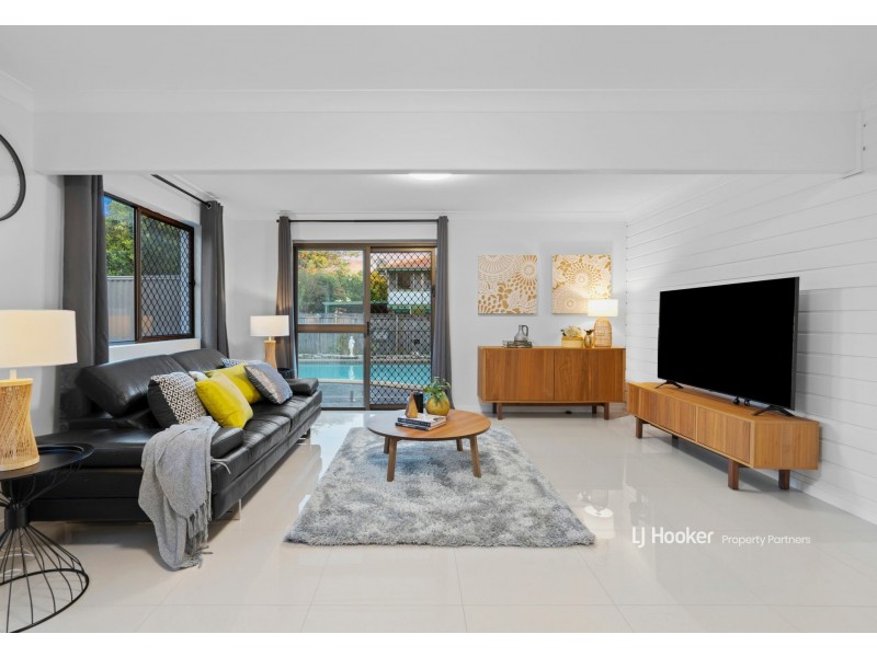 9 Mapleleaf Street, Eight Mile Plains QLD 4113