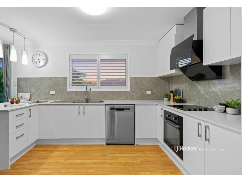 9 Mapleleaf Street, Eight Mile Plains QLD 4113