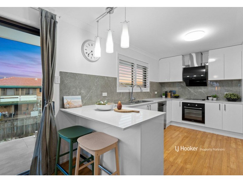 9 Mapleleaf Street, Eight Mile Plains QLD 4113