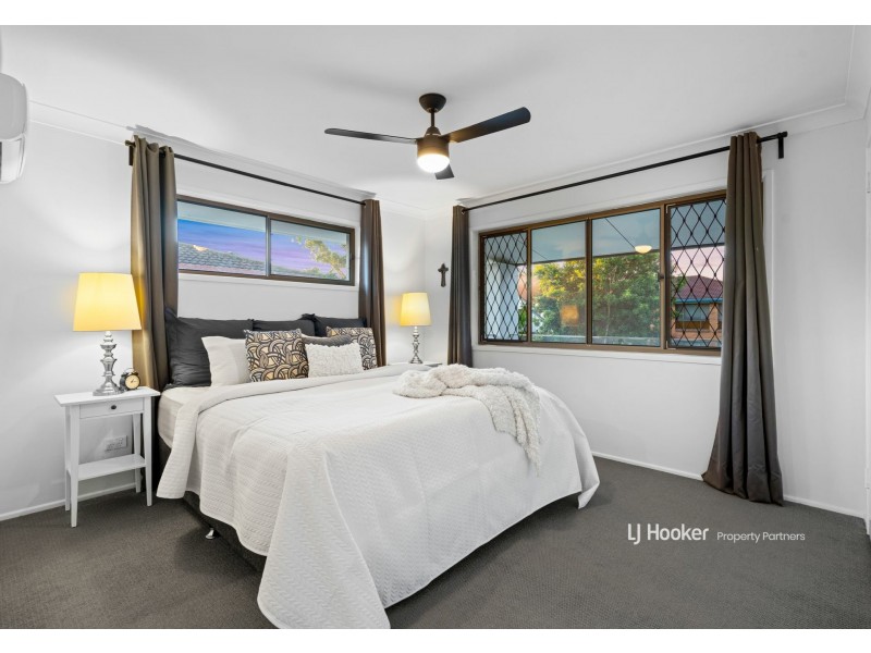 9 Mapleleaf Street, Eight Mile Plains QLD 4113