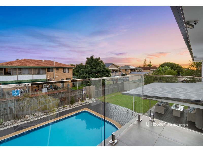 9 Mapleleaf Street, Eight Mile Plains QLD 4113