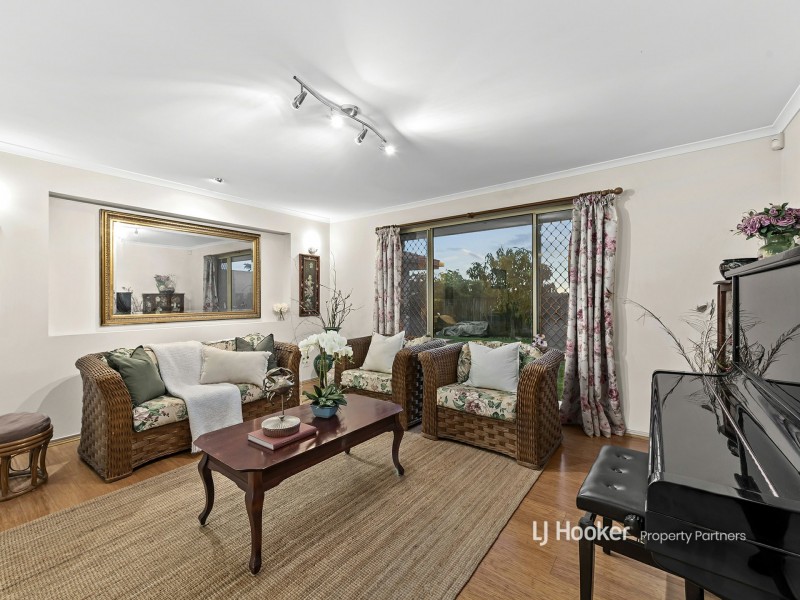 34 Eastwood Drive, Mansfield QLD 4122