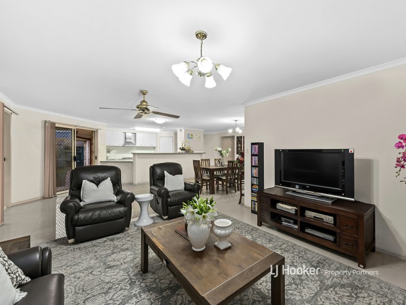 34 Eastwood Drive, Mansfield QLD 4122
