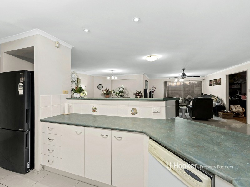 34 Eastwood Drive, Mansfield QLD 4122
