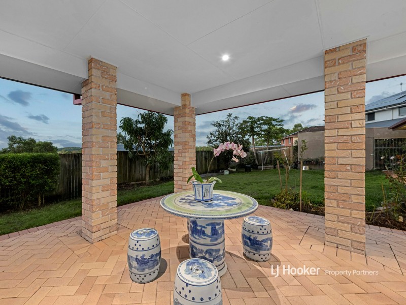 34 Eastwood Drive, Mansfield QLD 4122