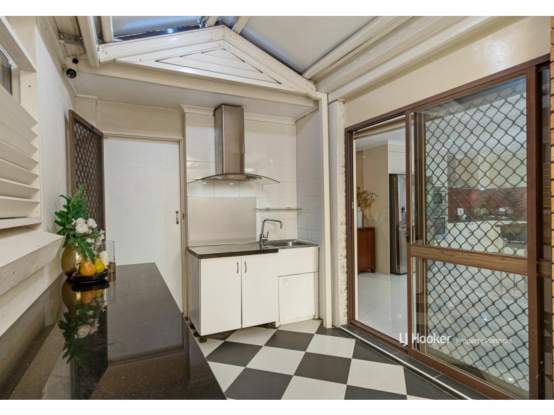 27 Amarna Street, Eight Mile Plains QLD 4113