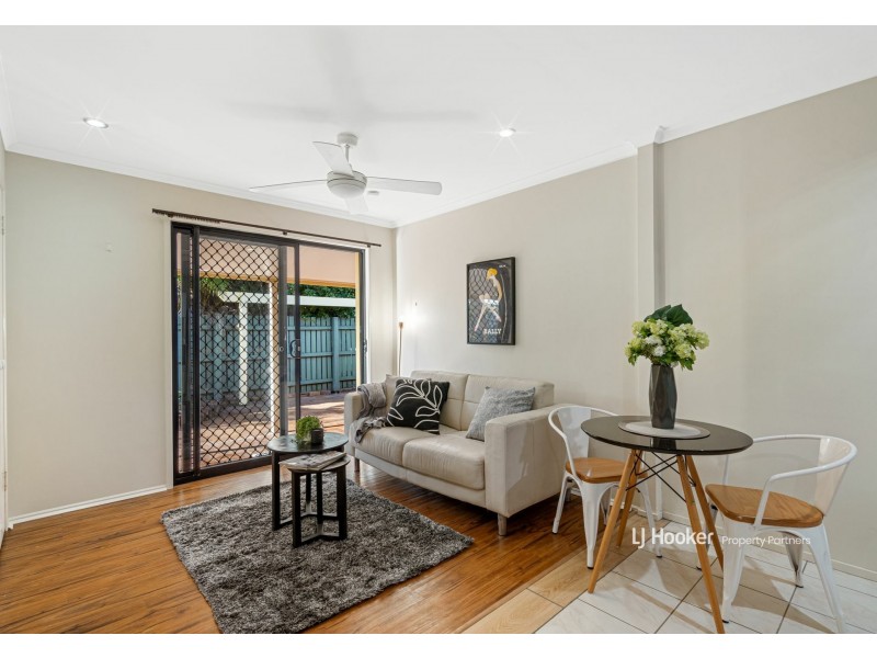 27 Amarna Street, Eight Mile Plains QLD 4113