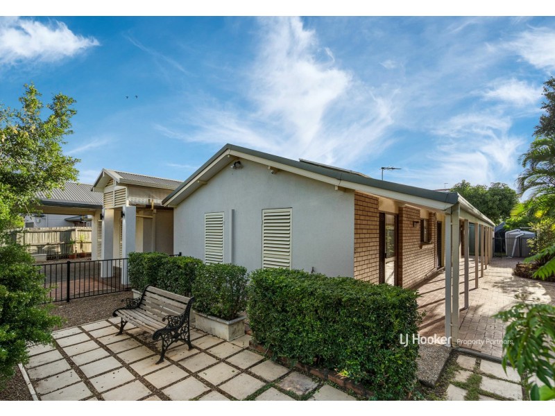 27 Amarna Street, Eight Mile Plains QLD 4113