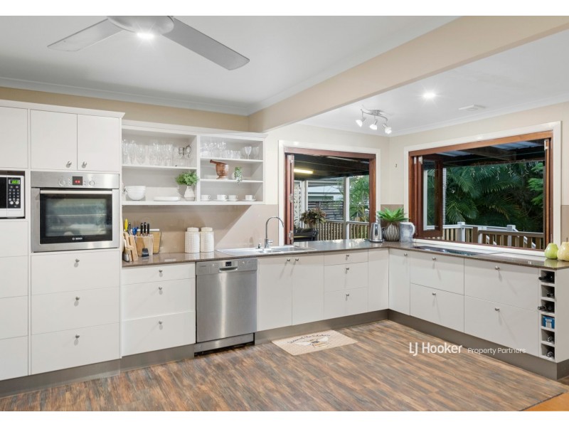 14 Hope Street, Norman Park QLD 4170