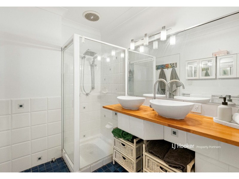 14 Hope Street, Norman Park QLD 4170