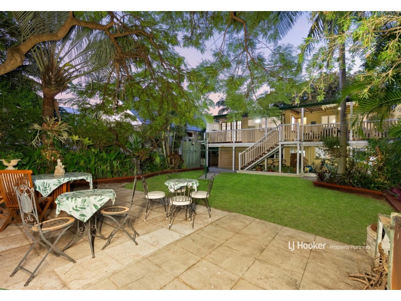 14 Hope Street, Norman Park QLD 4170