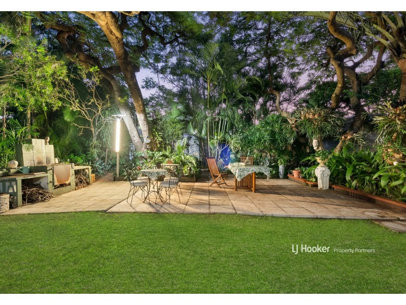 14 Hope Street, Norman Park QLD 4170