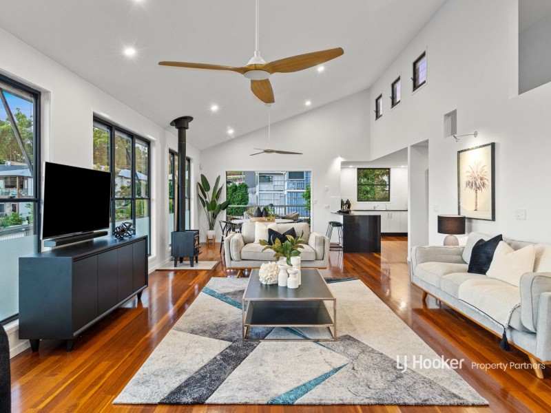 114 Kingsbury Street, Norman Park QLD 4170