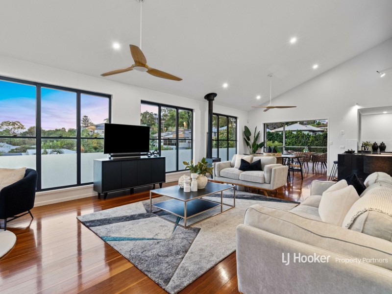 114 Kingsbury Street, Norman Park QLD 4170