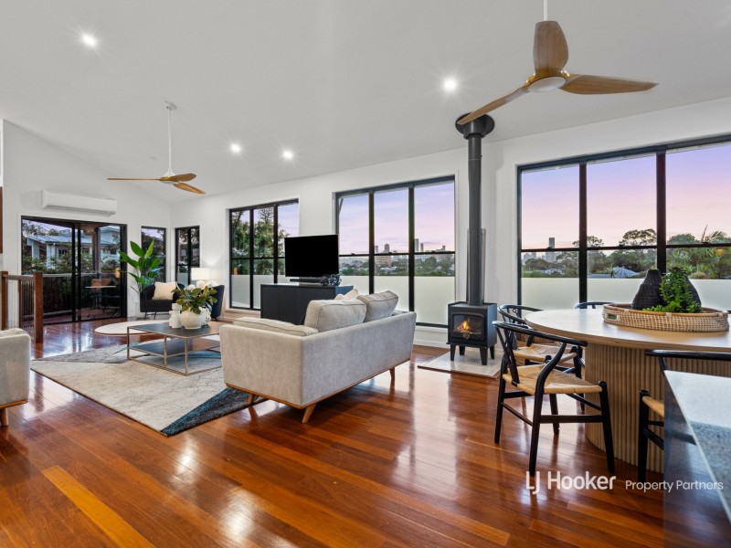 114 Kingsbury Street, Norman Park QLD 4170