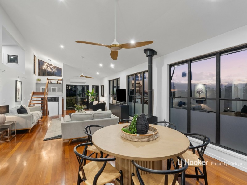 114 Kingsbury Street, Norman Park QLD 4170