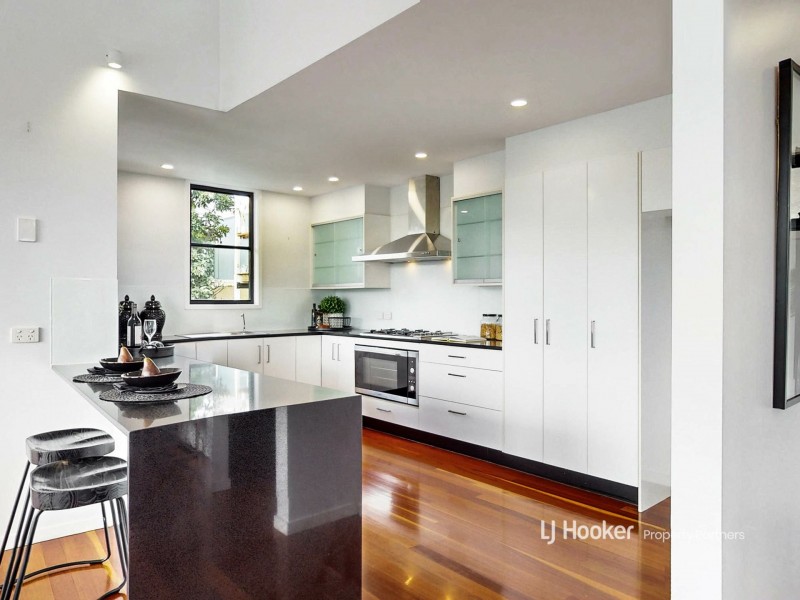 114 Kingsbury Street, Norman Park QLD 4170