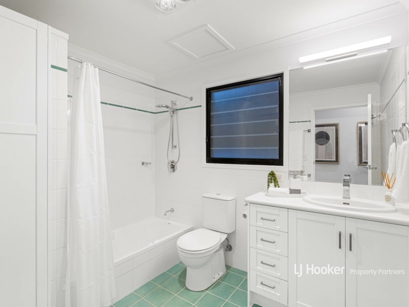 114 Kingsbury Street, Norman Park QLD 4170