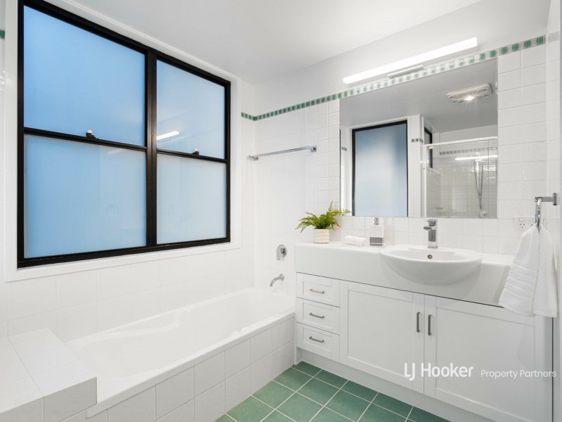 114 Kingsbury Street, Norman Park QLD 4170