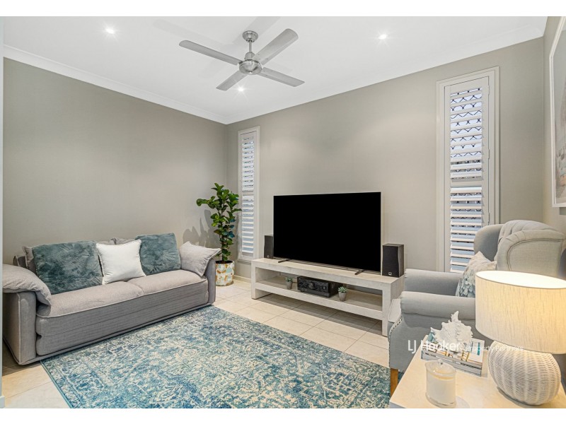 25 Carnation Road, Manly West QLD 4179