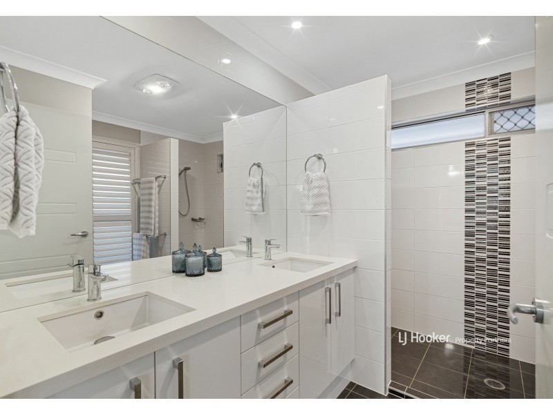 25 Carnation Road, Manly West QLD 4179