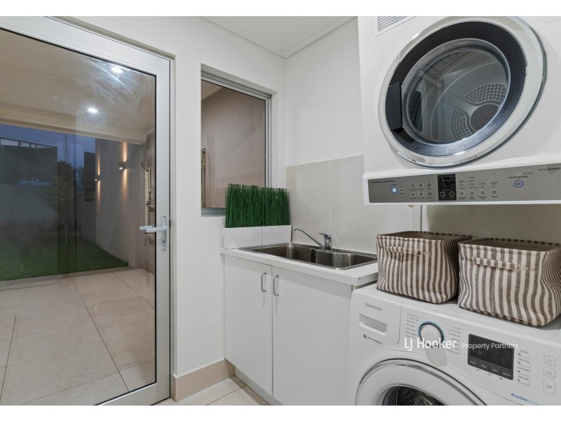 2/16 Adios Close, Sunnybank Hills QLD 4109