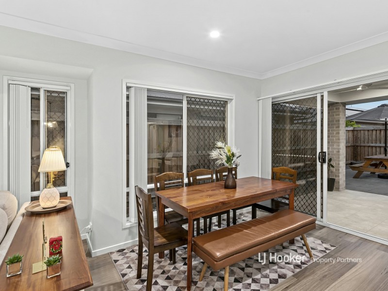 33 Grevillea Way, Park Ridge QLD 4125