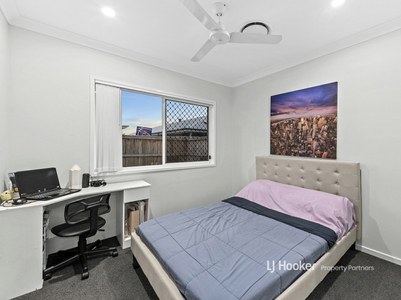 33 Grevillea Way, Park Ridge QLD 4125