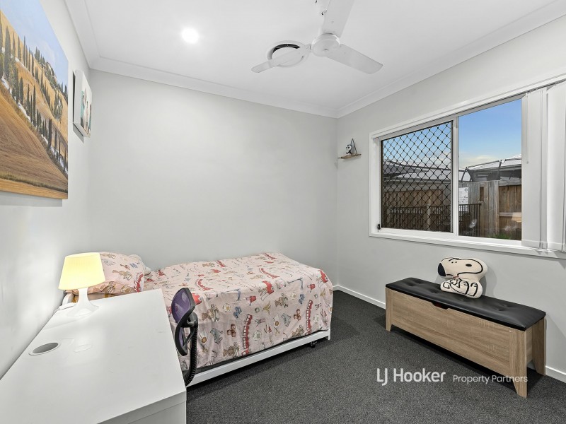 33 Grevillea Way, Park Ridge QLD 4125