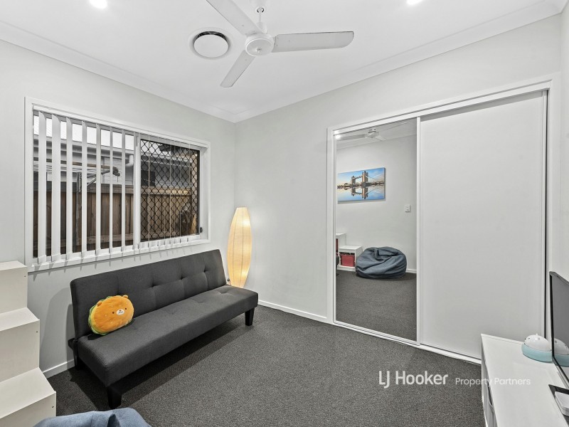 33 Grevillea Way, Park Ridge QLD 4125