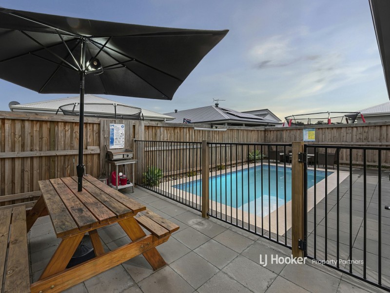 33 Grevillea Way, Park Ridge QLD 4125