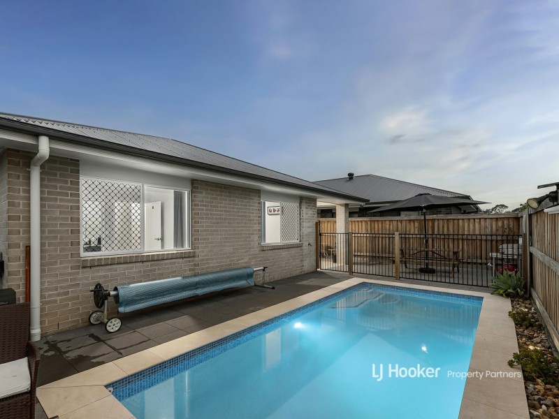 33 Grevillea Way, Park Ridge QLD 4125