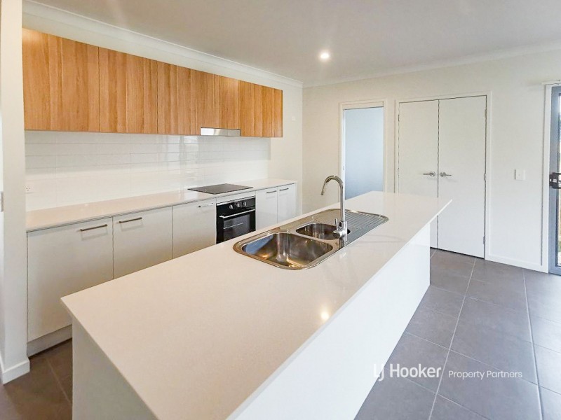 14 Roebuck Street, Coomera QLD 4209